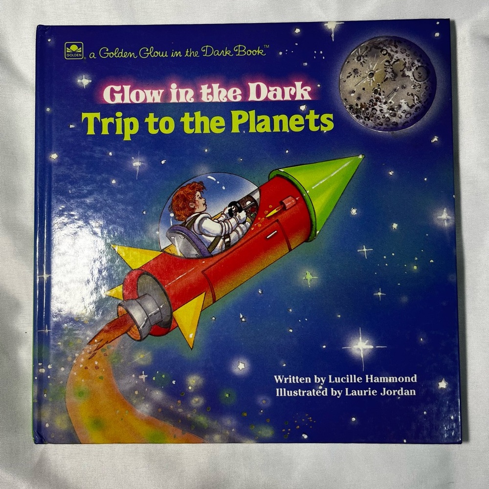 Trip‎ to the Planets Golden Glow in the Dark Book Lucille Hammond HC Vintage